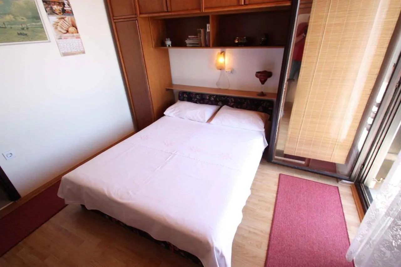 Apartment In Dramalj 5752