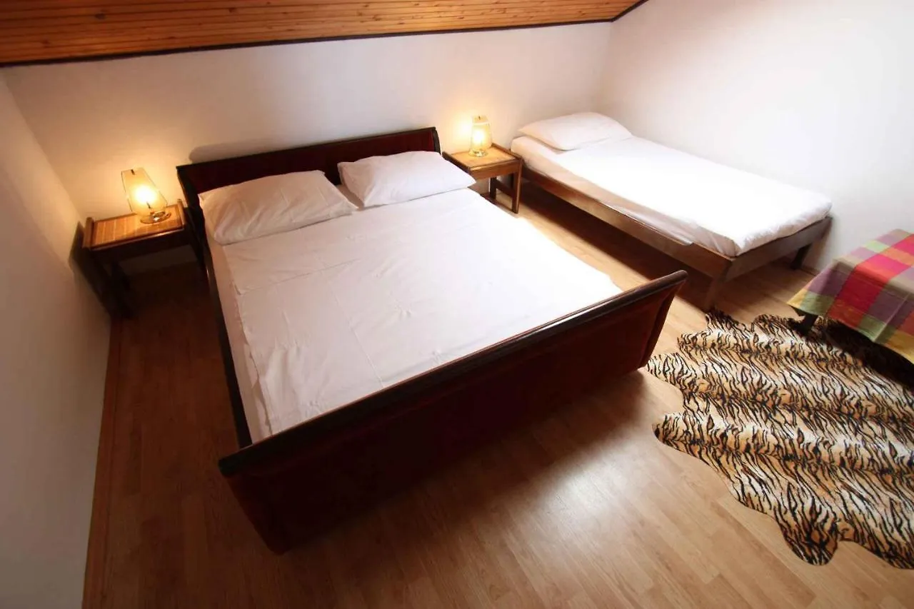 Apartment In Dramalj 5752