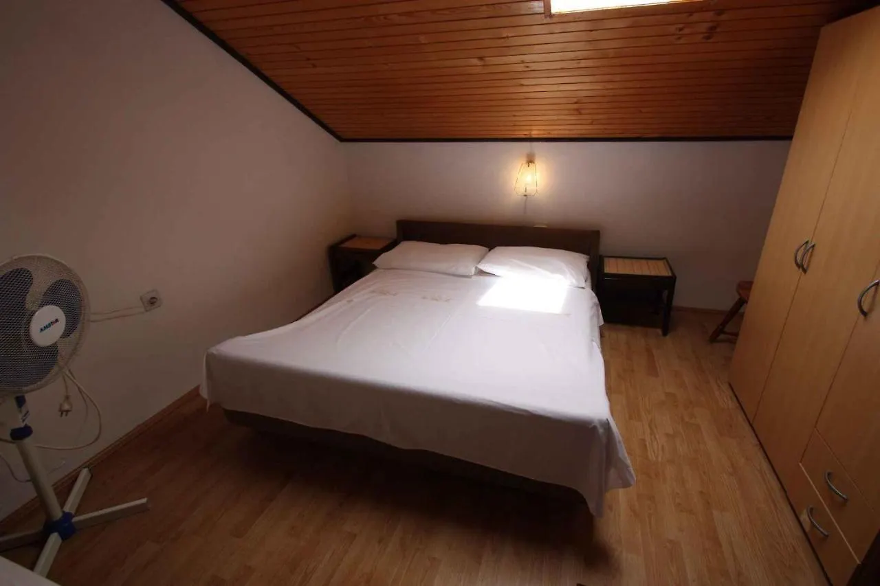 Apartment In Dramalj 5752