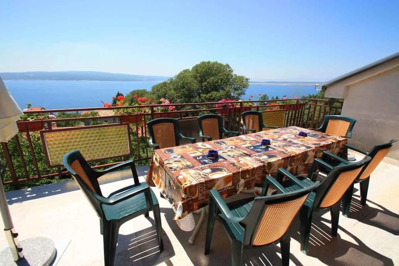 Apartment In Dramalj 5752